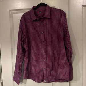 UNTUCKit XL Slim Fit shirt
